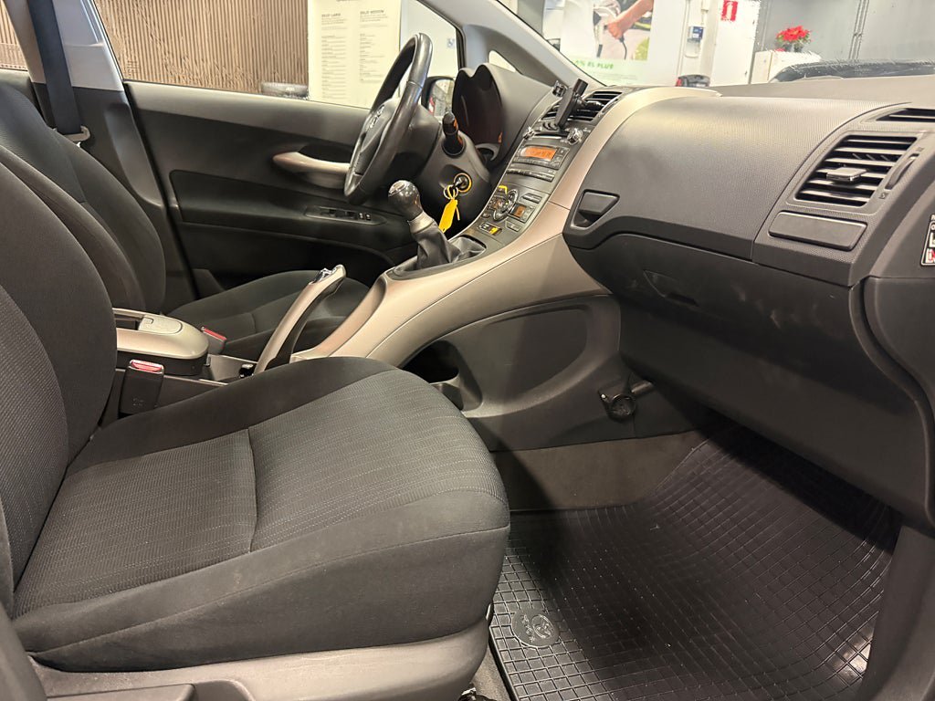 Vehicle Image 17