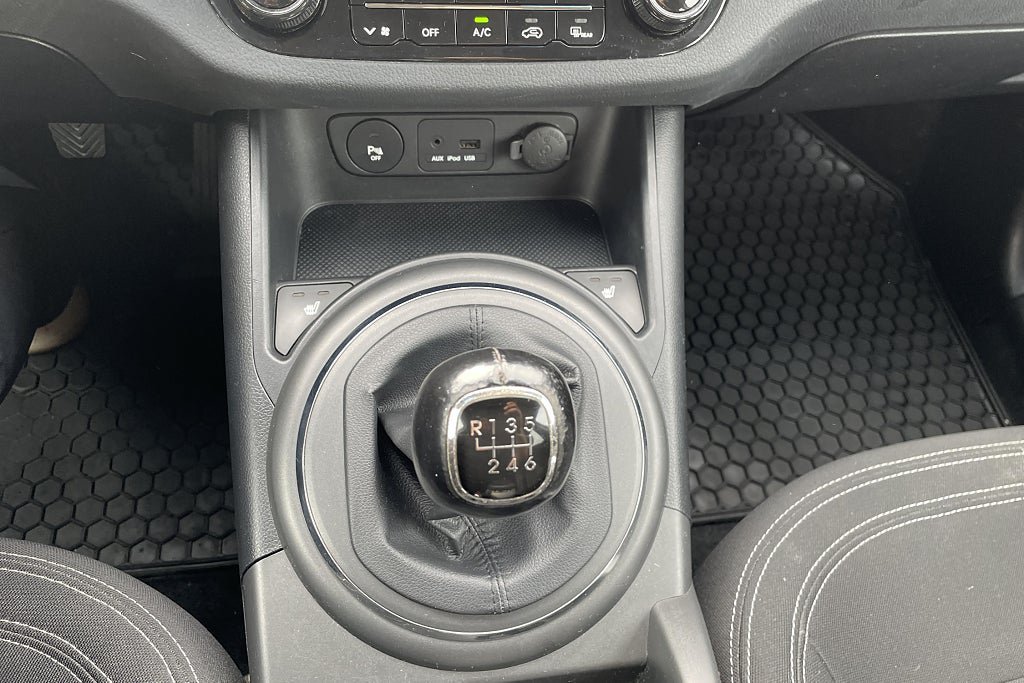 Vehicle Image 22