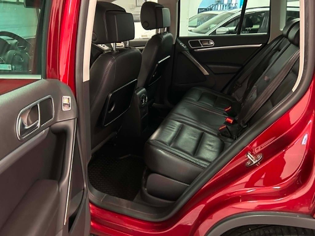 Vehicle Image 13