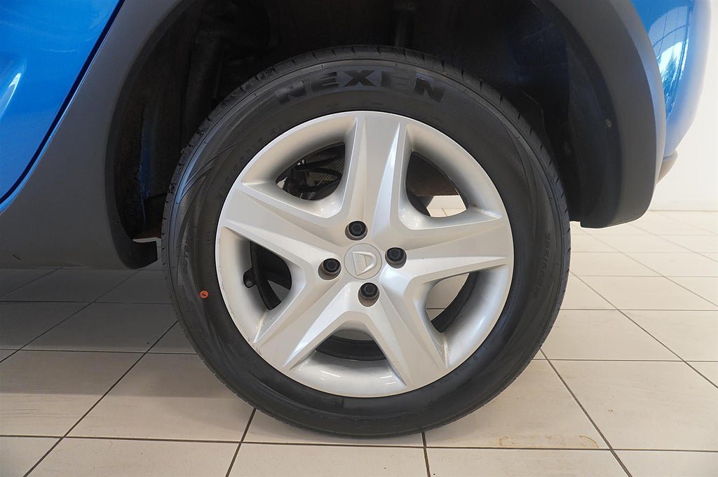 Vehicle Image 7