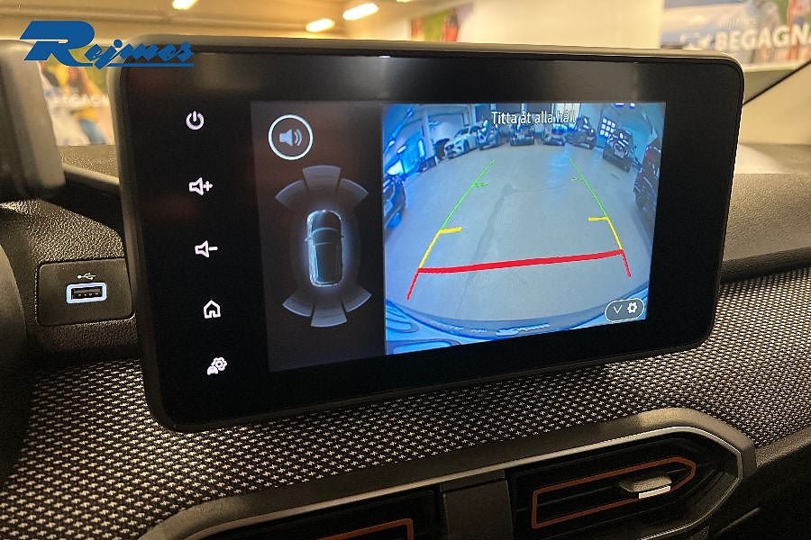 Vehicle Image 11
