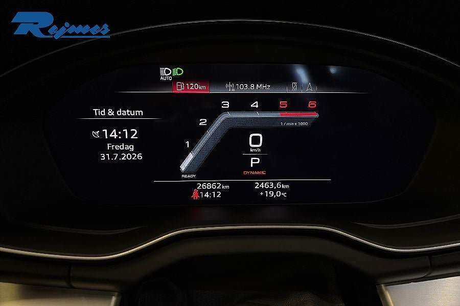 Vehicle Image 25