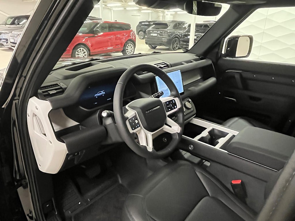 Vehicle Image 11