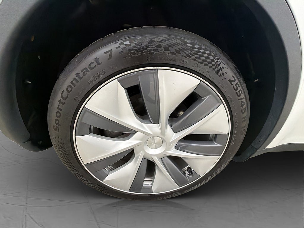 Vehicle Image 32