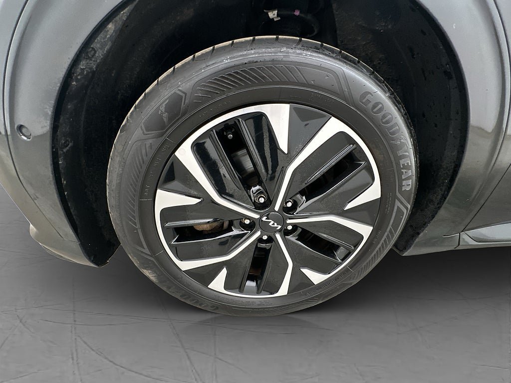Vehicle Image 32