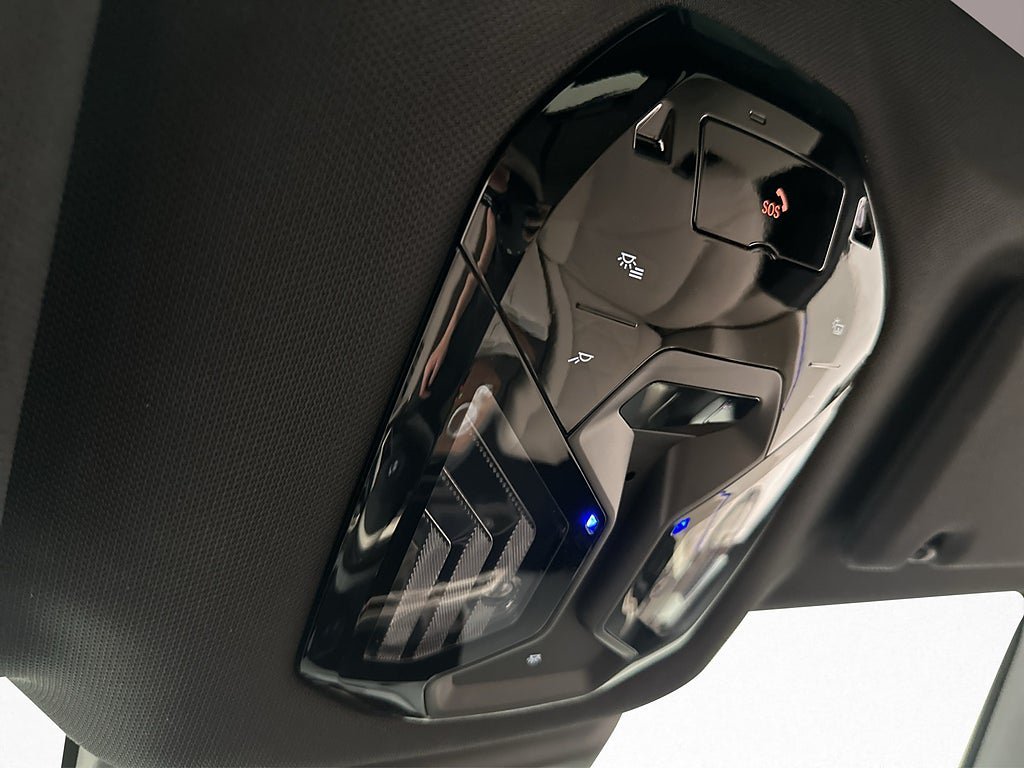 Vehicle Image 38