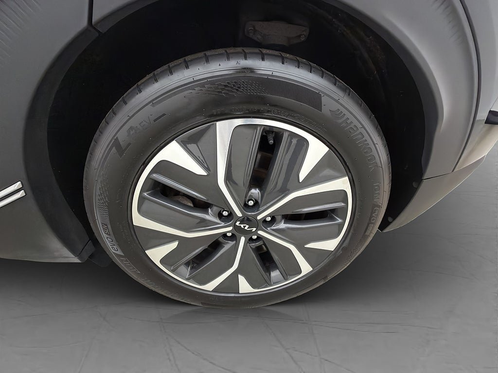 Vehicle Image 35