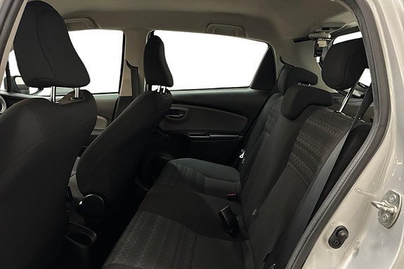 Vehicle Image 14