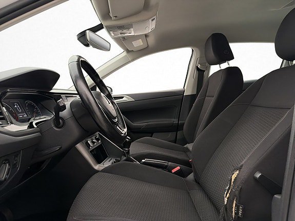 Vehicle Image 21