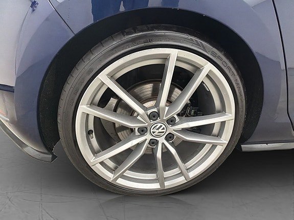 Vehicle Image 28