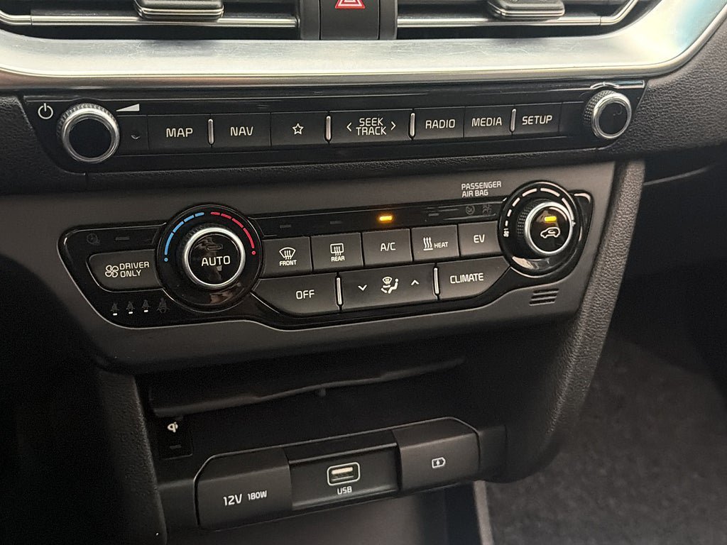 Vehicle Image 25