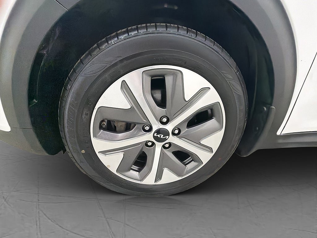Vehicle Image 33