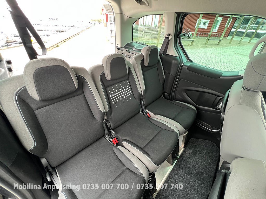 Vehicle Image 23
