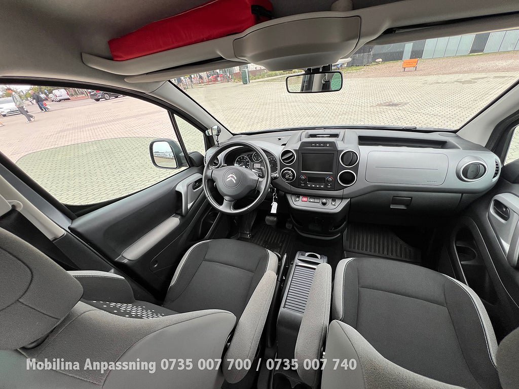 Vehicle Image 24