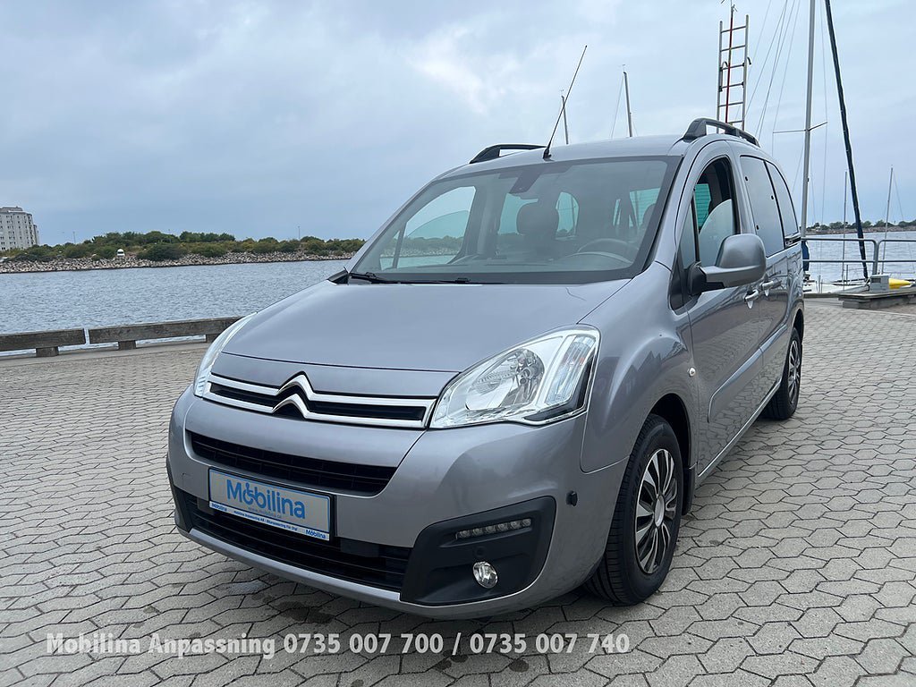 Vehicle Image 36