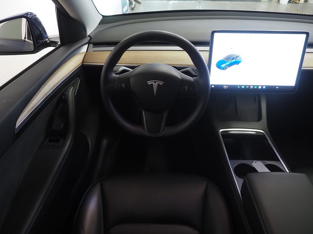 Vehicle Image 15