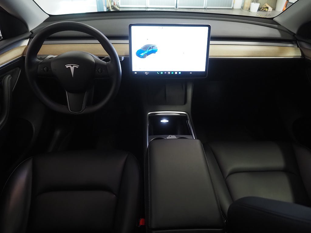 Vehicle Image 16