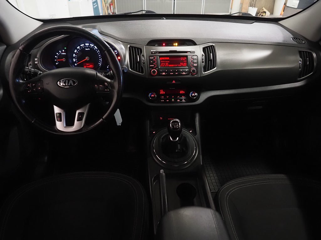 Vehicle Image 16