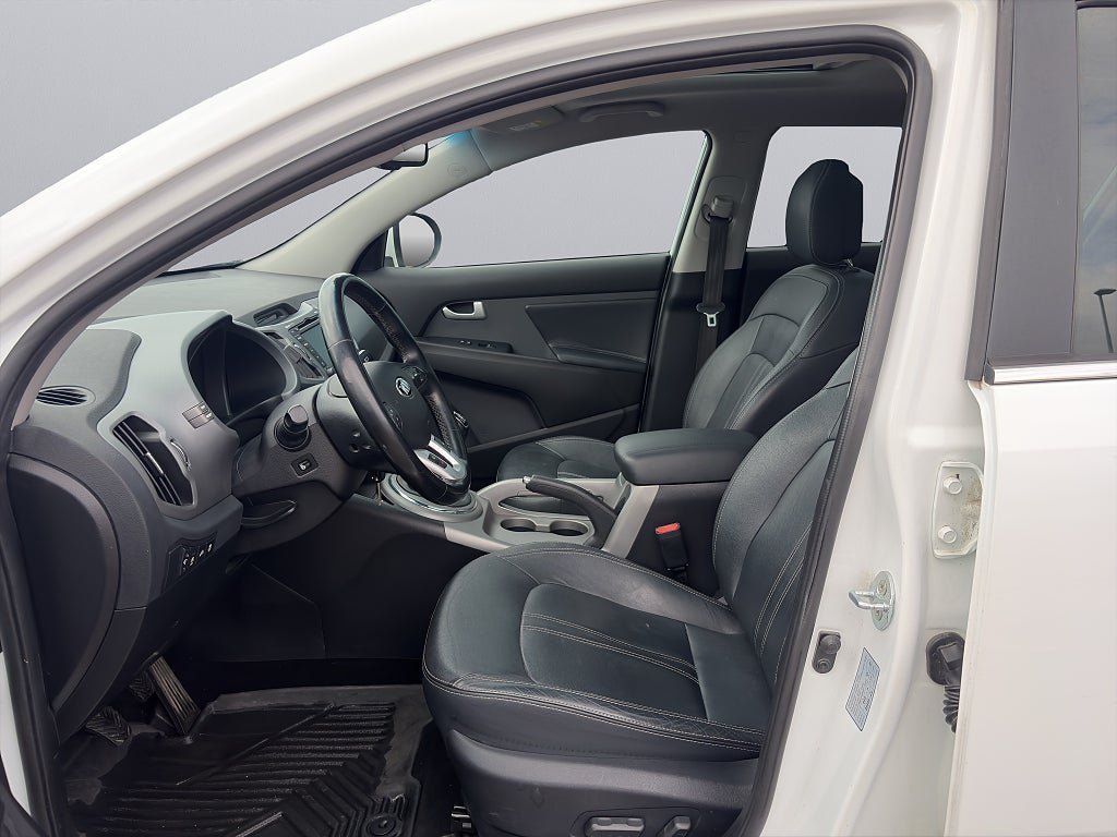 Vehicle Image 12