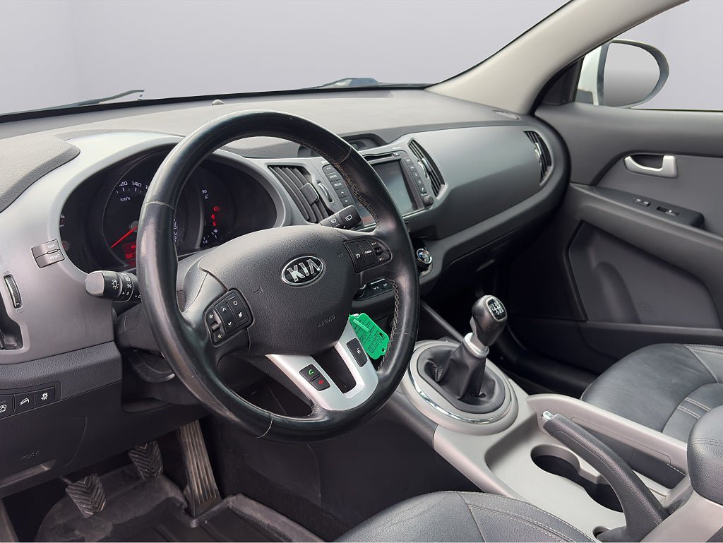 Vehicle Image 13