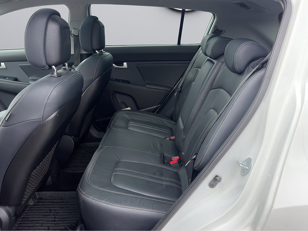 Vehicle Image 23