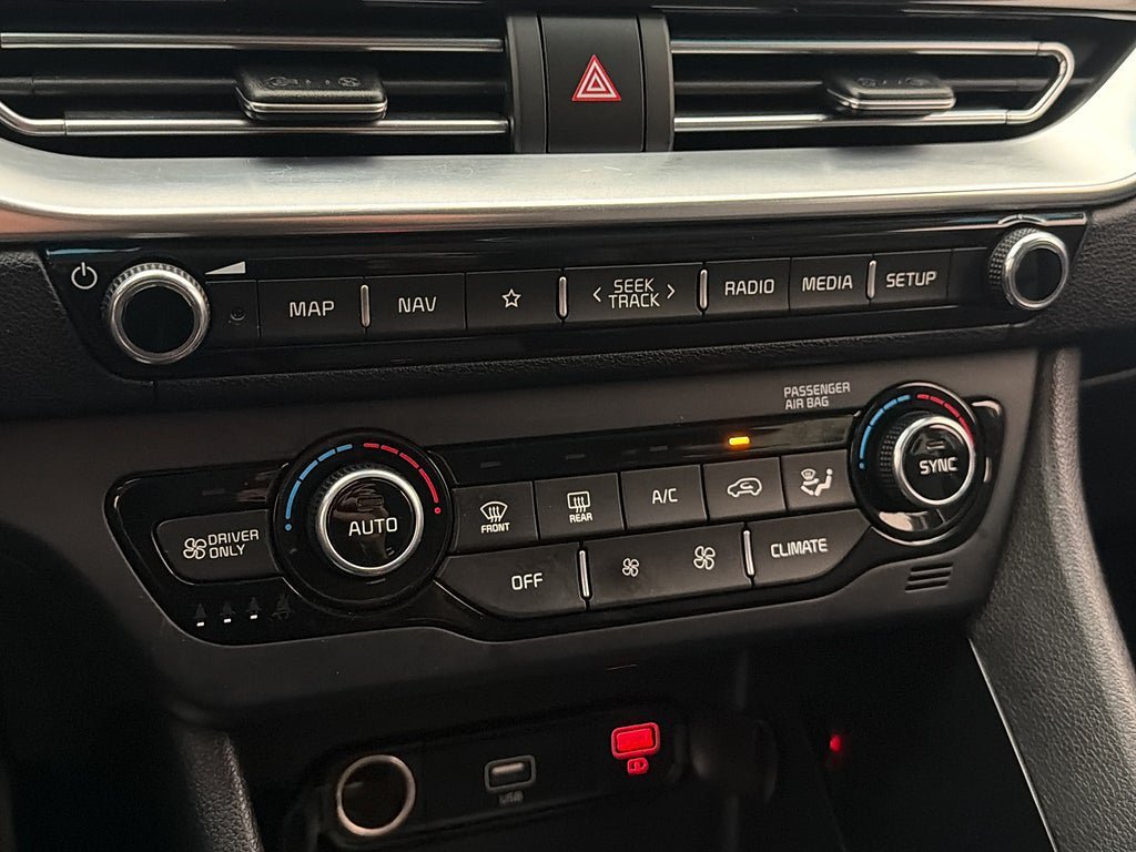 Vehicle Image 25