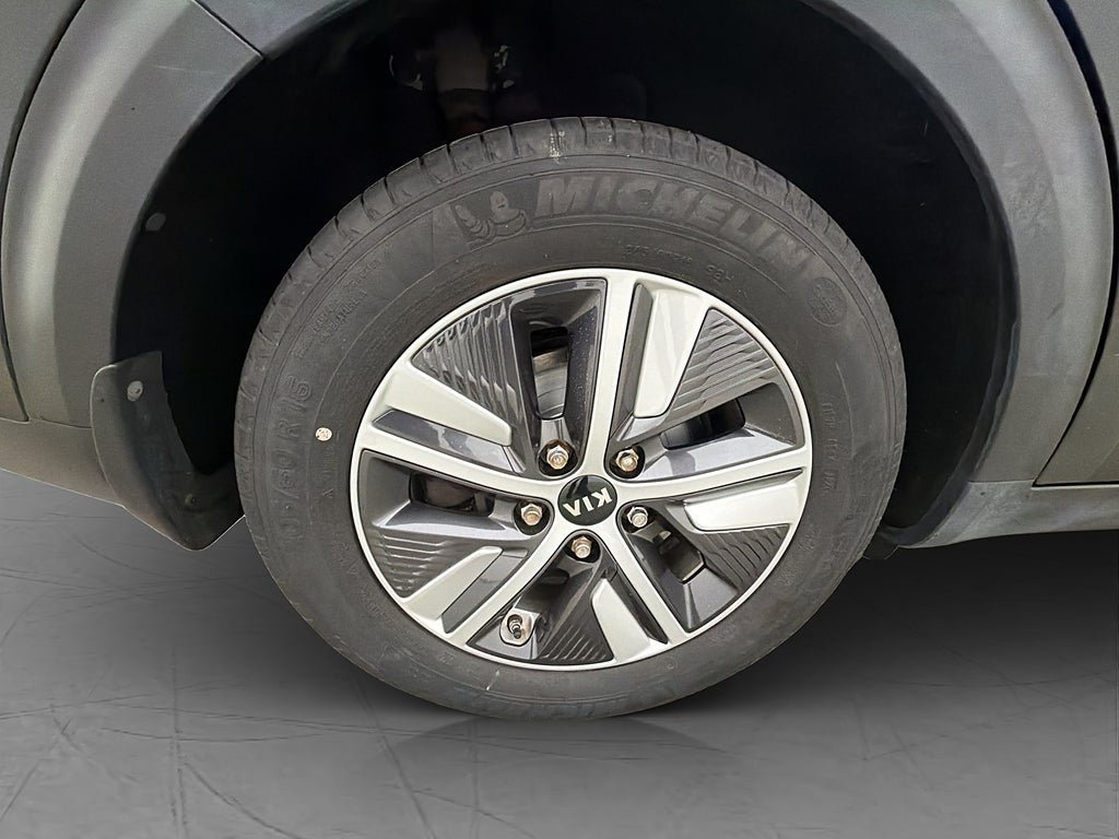 Vehicle Image 33