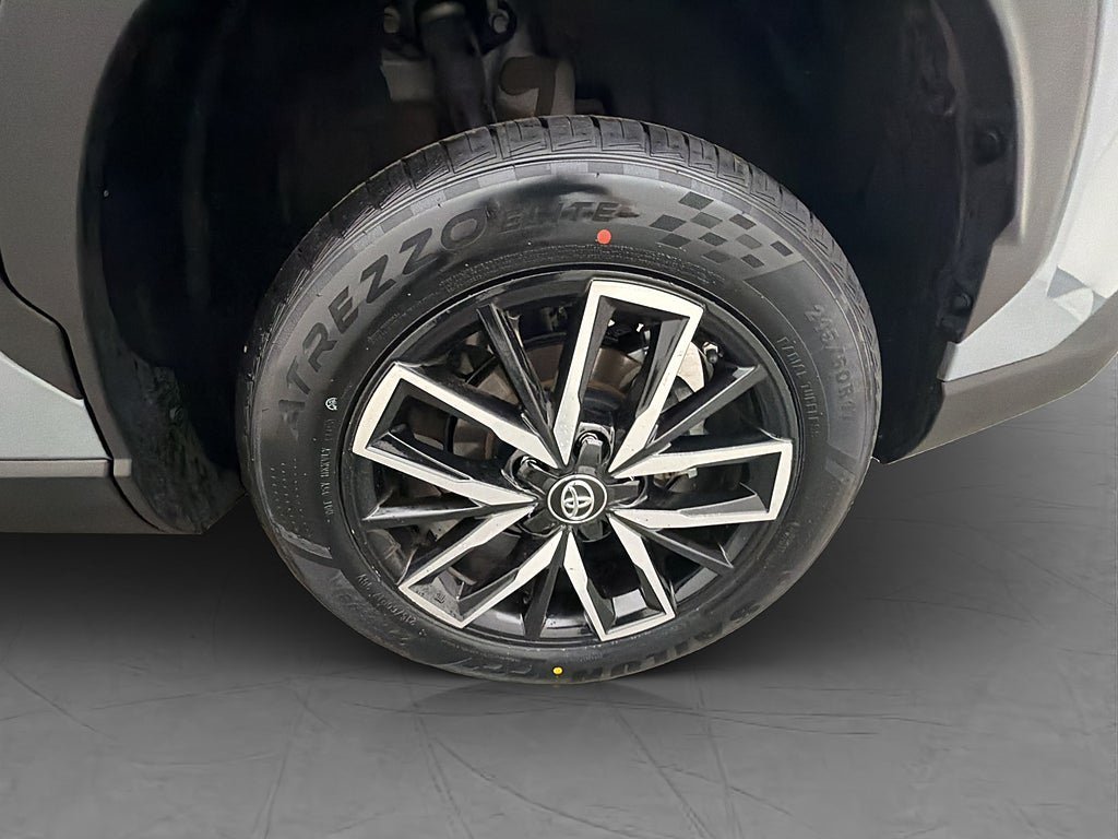 Vehicle Image 32