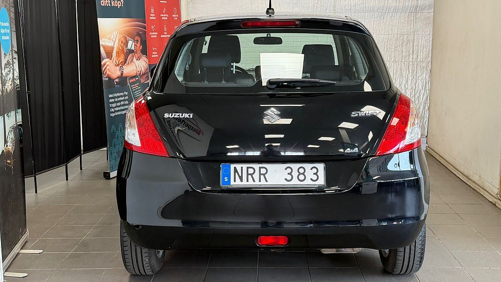 Vehicle Image 6