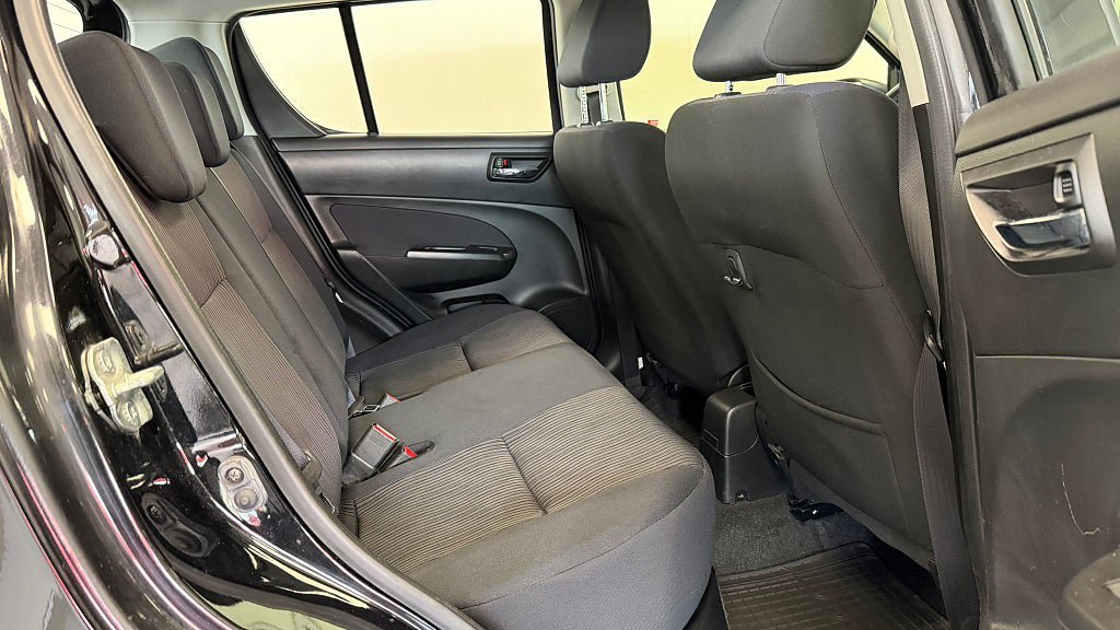 Vehicle Image 13