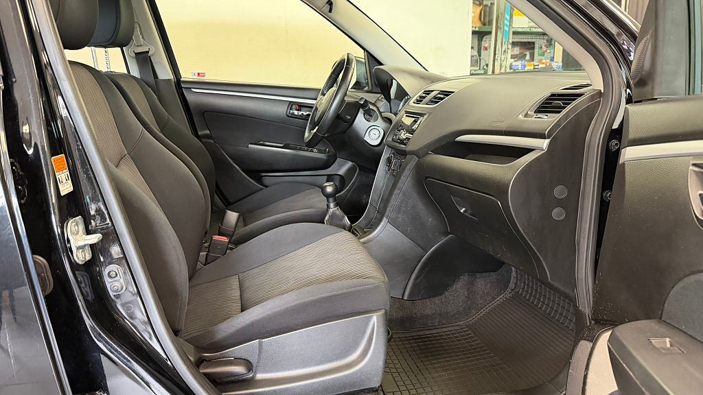Vehicle Image 14