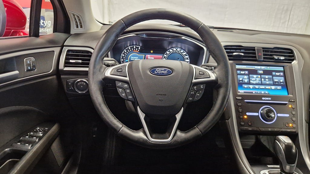 Vehicle Image 12