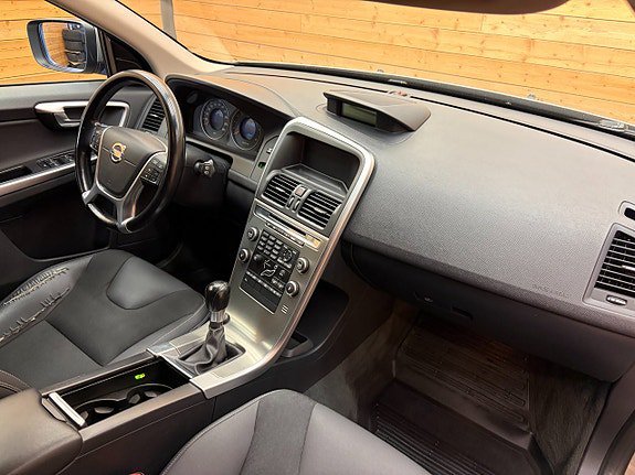 Vehicle Image 24