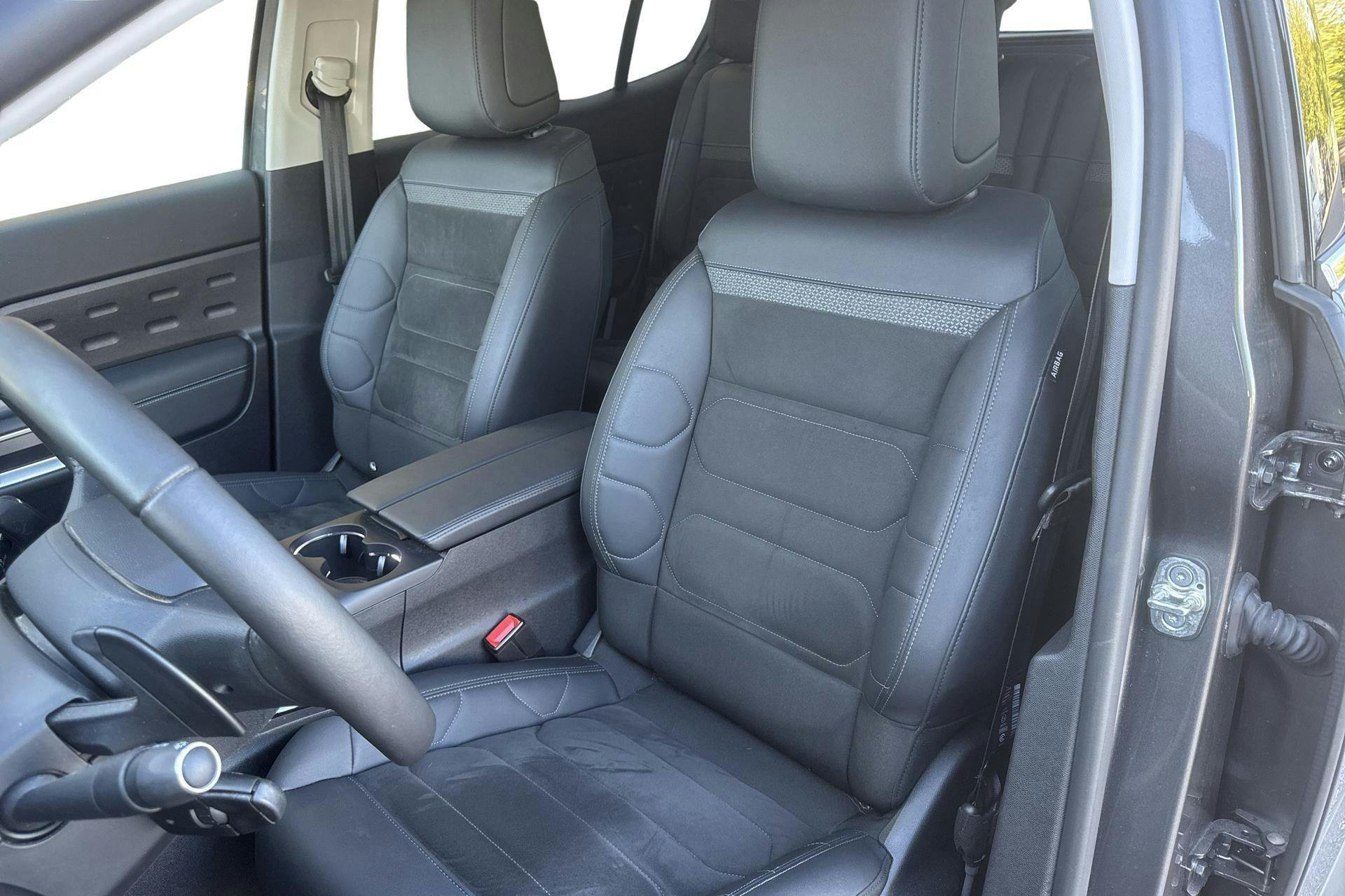 Vehicle Image 14