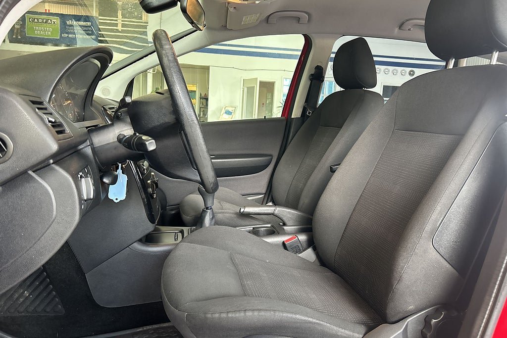 Vehicle Image 12