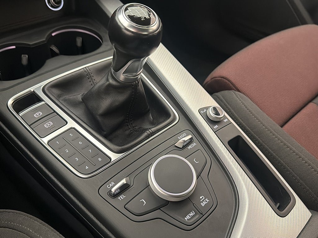 Vehicle Image 24