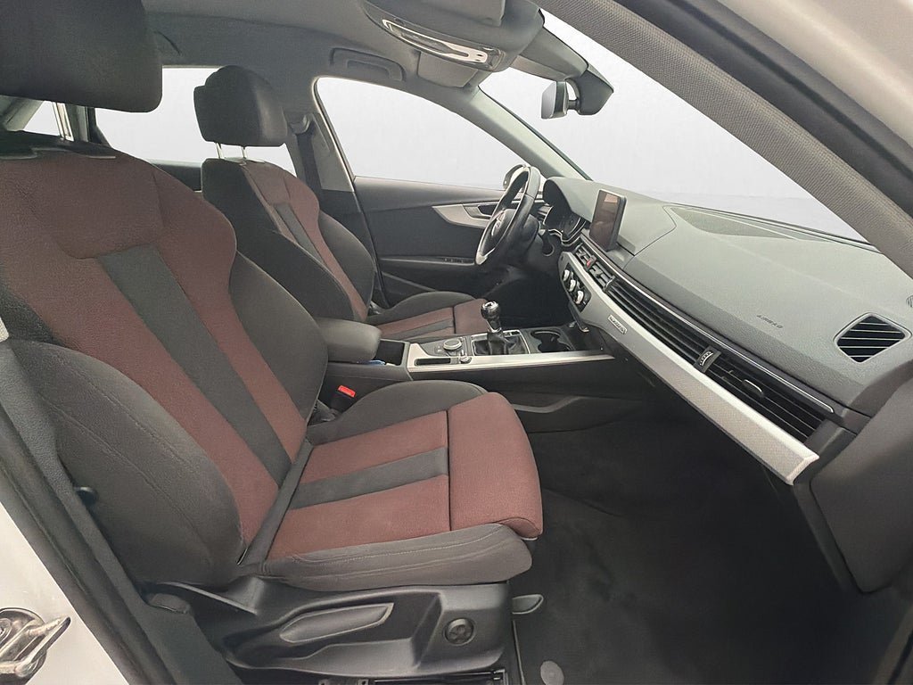 Vehicle Image 26