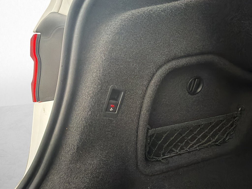 Vehicle Image 28