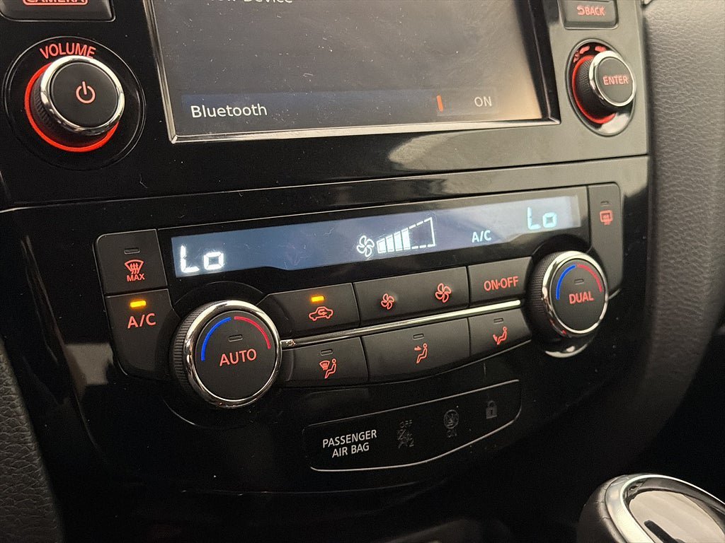 Vehicle Image 24