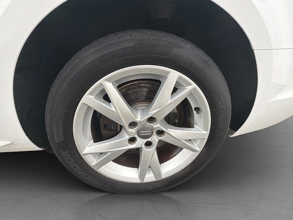 Vehicle Image 33