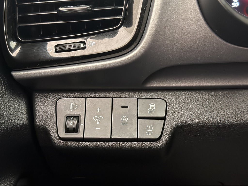 Vehicle Image 27