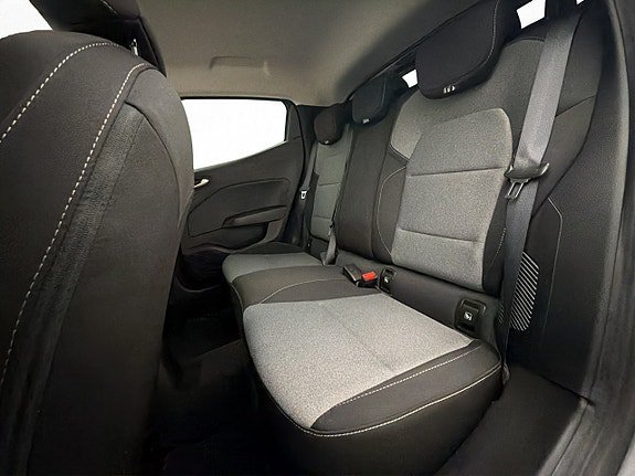 Vehicle Image 24