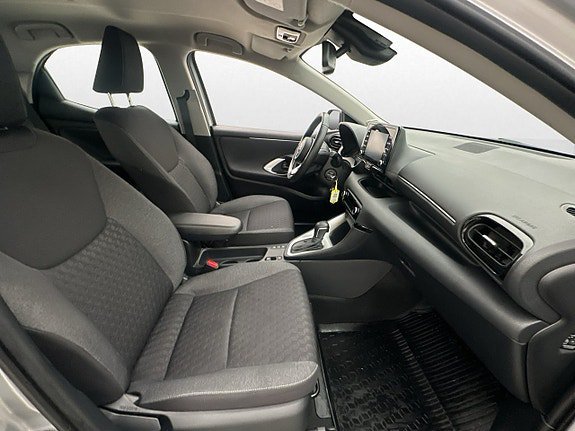 Vehicle Image 25