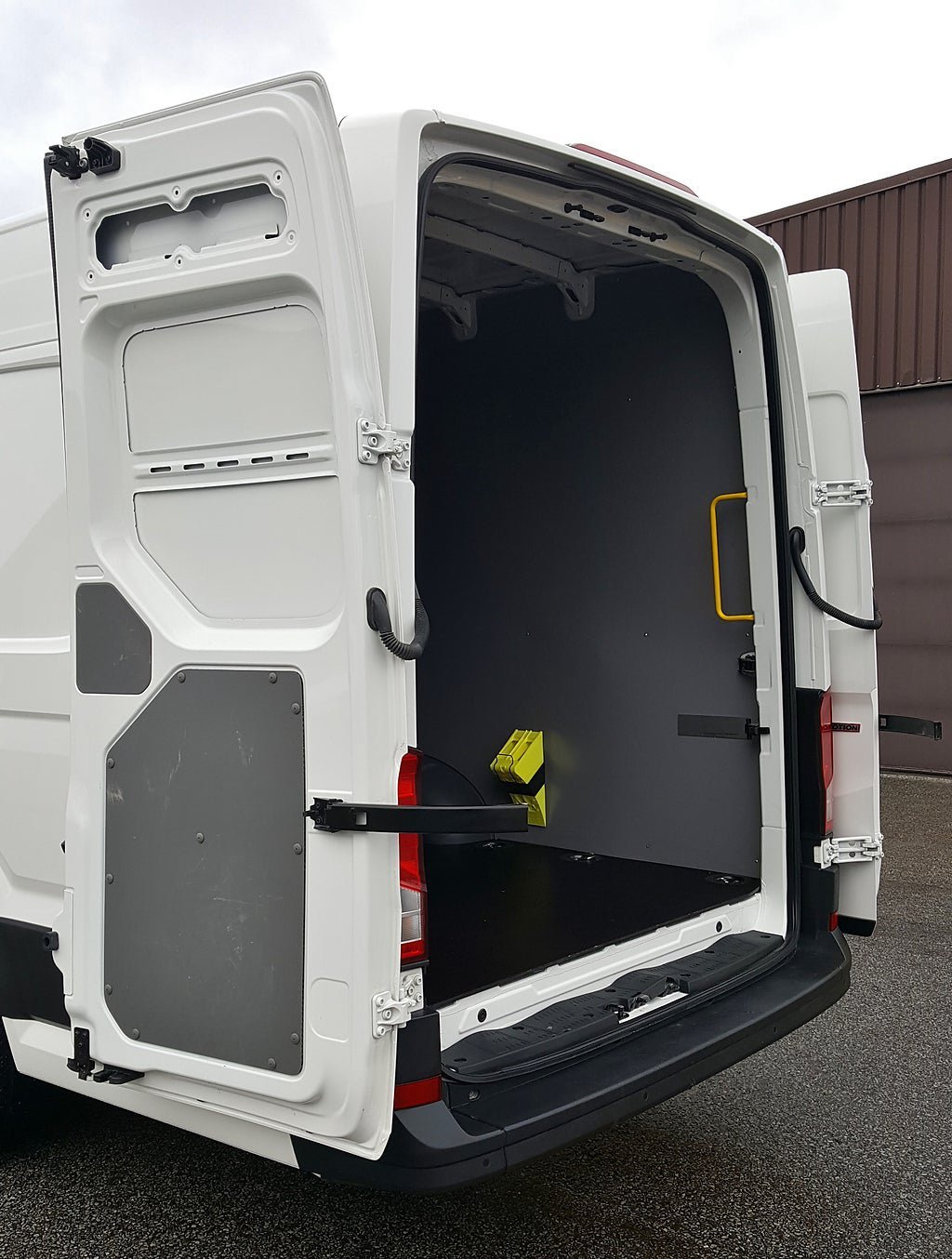 Vehicle Image 13