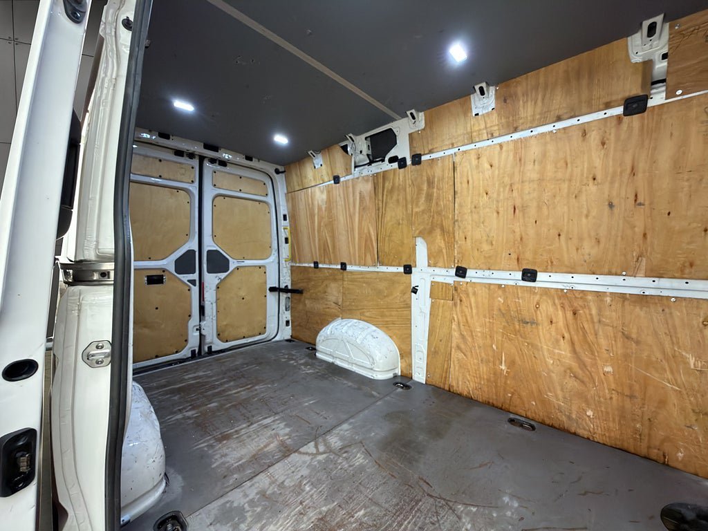 Vehicle Image 14