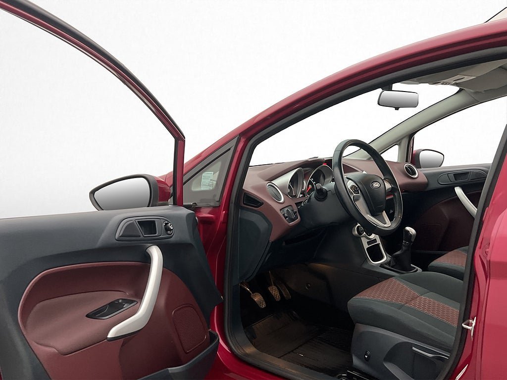 Vehicle Image 9