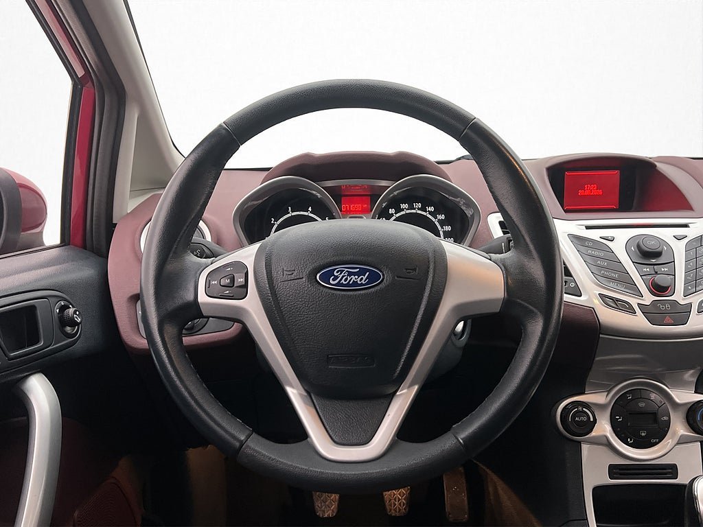 Vehicle Image 11