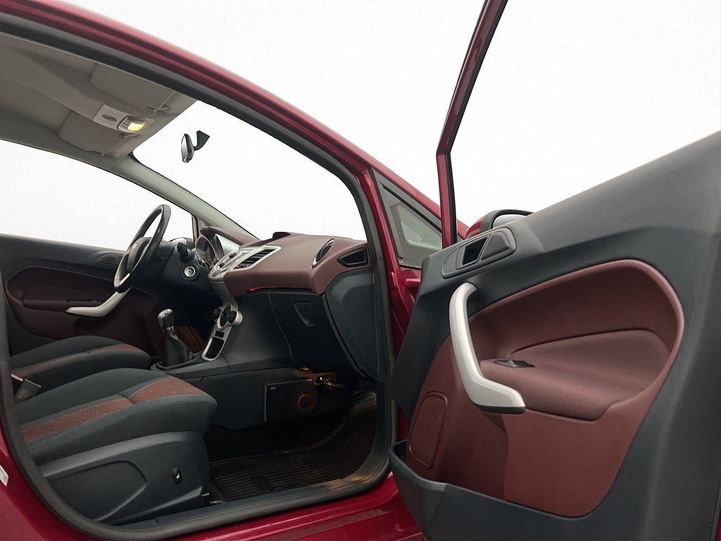Vehicle Image 19