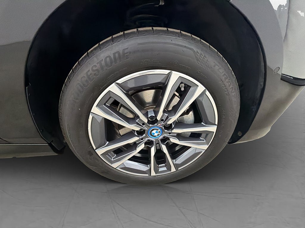 Vehicle Image 33