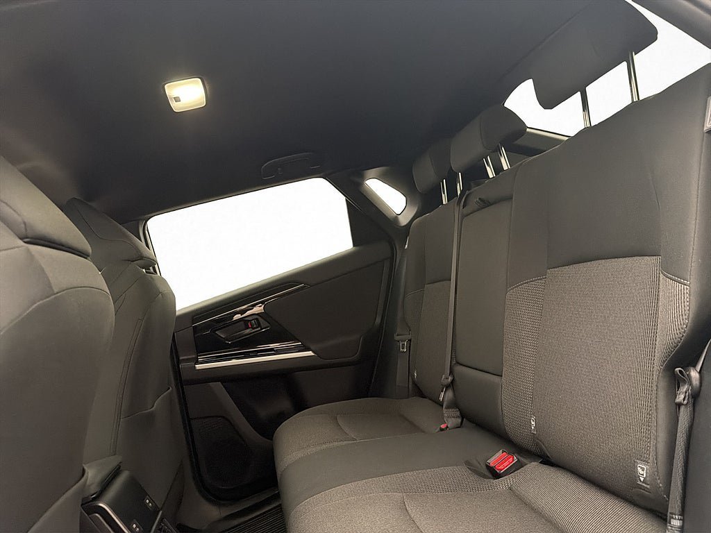 Vehicle Image 25